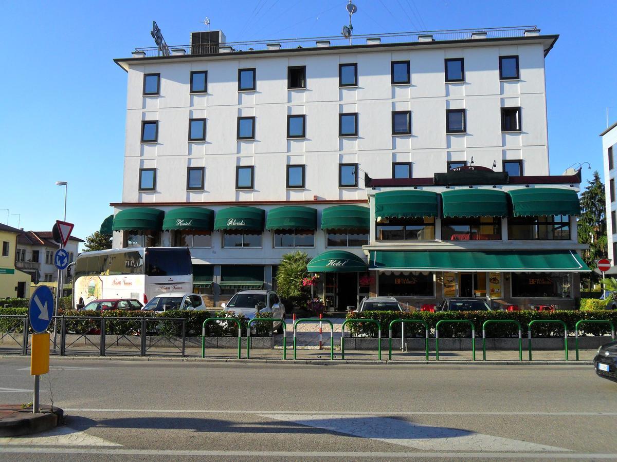 Hotel Florida Пьове-Ди-Сакко Экстерьер фото
